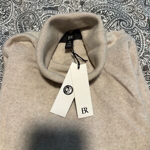 Banana Republic Women's Beige 100 % Italian Merino wool Turtleneck Sweater